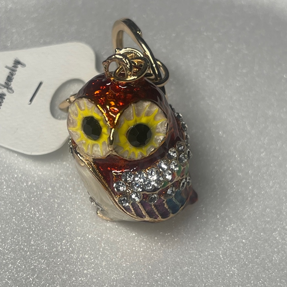 Elegant Owl Pendant with Crystals